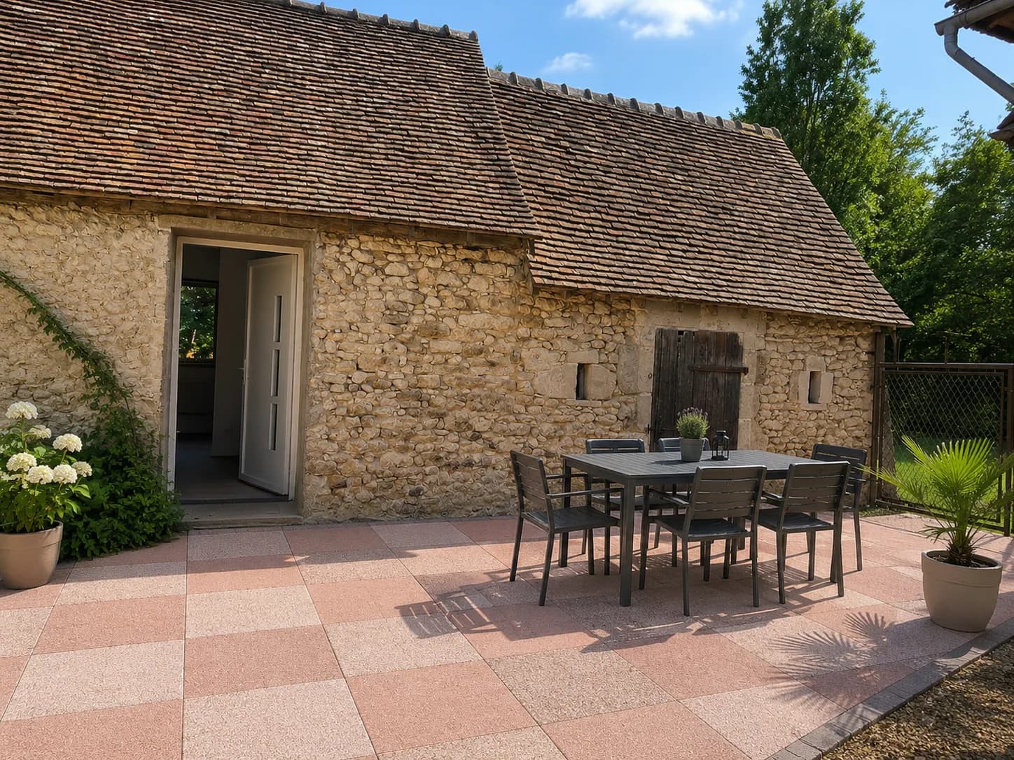Terrasse en pierre — Centre HUT